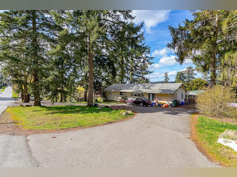 4040 Holland Avenue, Saanich, BC, V8Z 5K1 - 13