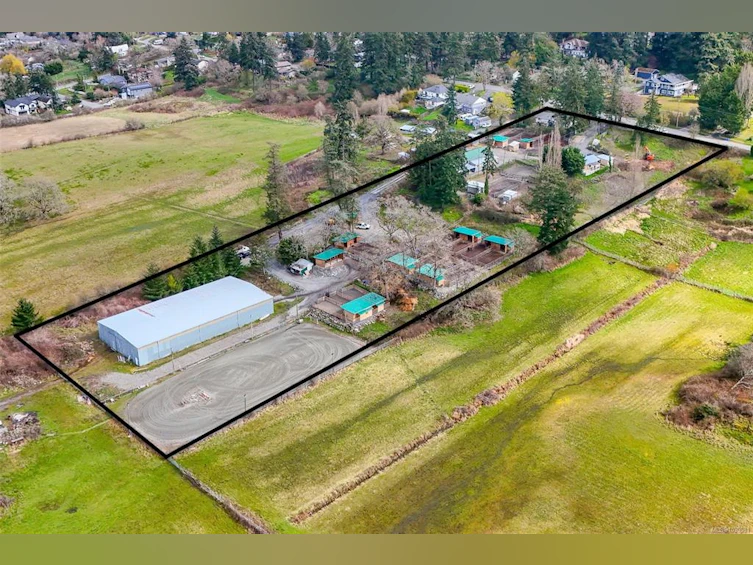 4040 Holland Avenue, Saanich, BC, V8Z 5K1 - 4