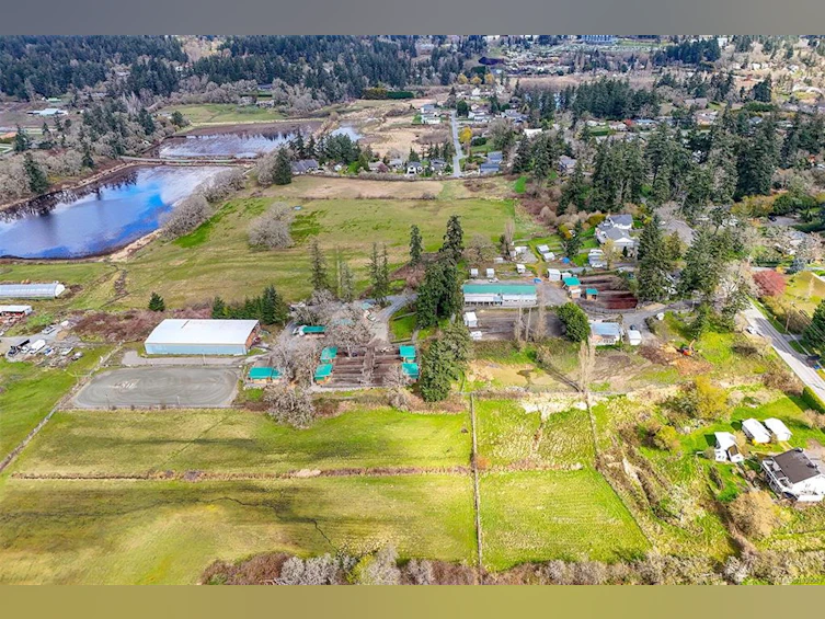 4040 Holland Avenue, Saanich, BC, V8Z 5K1 - 8