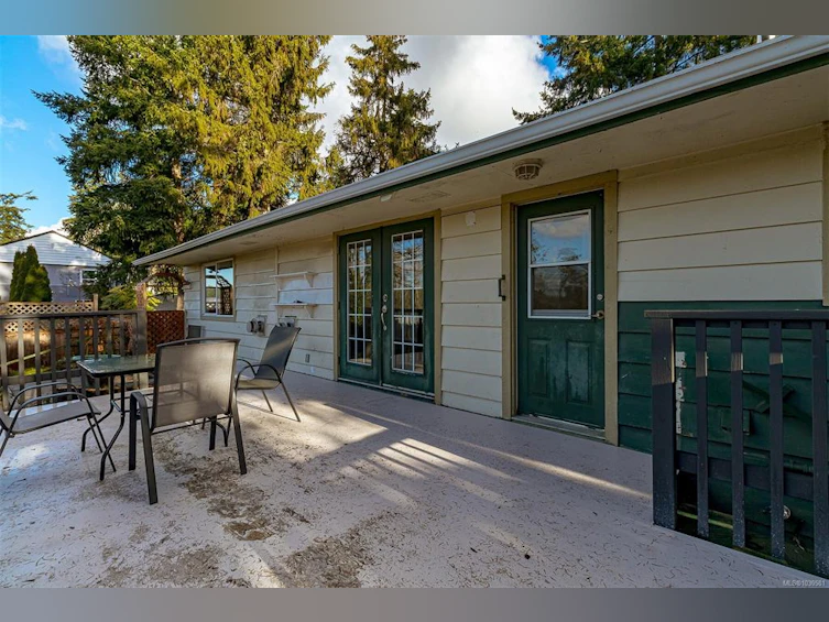 4040 Holland Avenue, Saanich, BC, V8Z 5K1 - 41