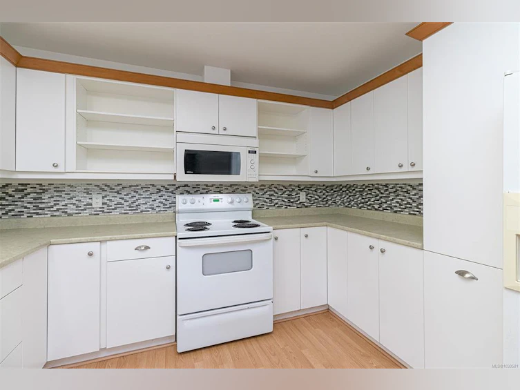 4040 Holland Avenue, Saanich, BC, V8Z 5K1 - 26