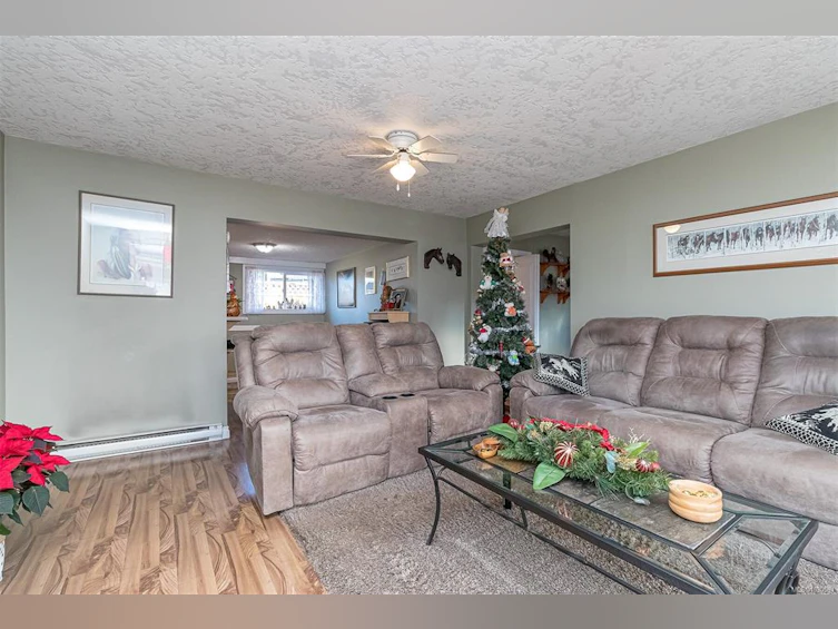 4040 Holland Avenue, Saanich, BC, V8Z 5K1 - 48