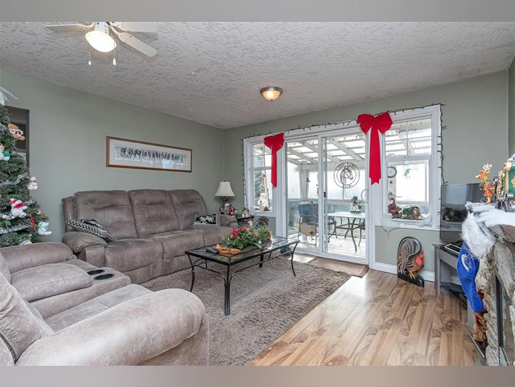 4040 Holland Avenue, Saanich, BC, V8Z 5K1 - 46