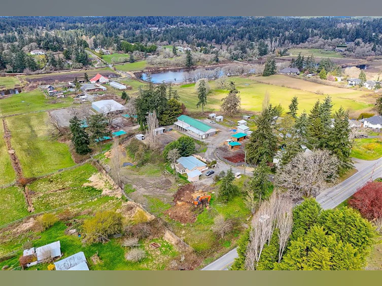 4040 Holland Avenue, Saanich, BC, V8Z 5K1 - 7