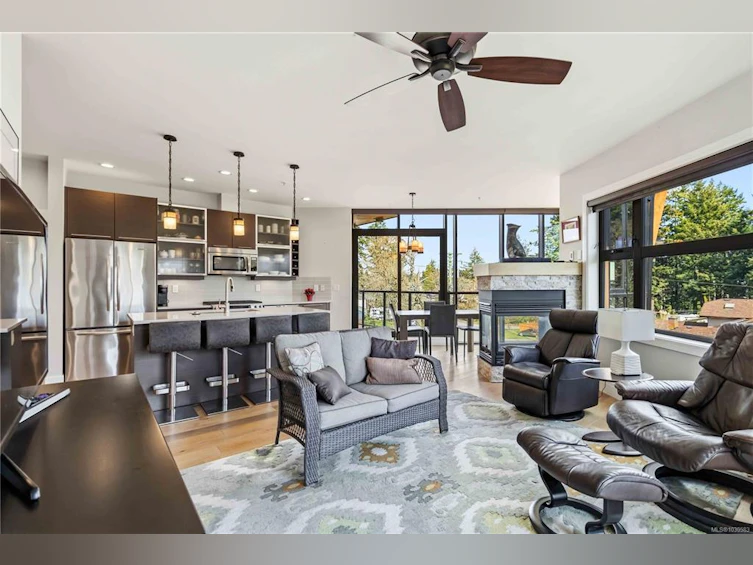 301-2850 Aldwynd Road, Langford, BC, V9B 3S7 - 10