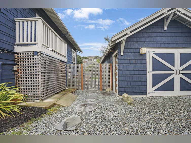 2064 Quimper Street, Oak Bay, BC, V8S 2H6 - 42