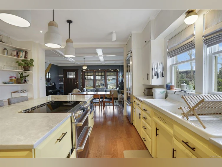 2064 Quimper Street, Oak Bay, BC, V8S 2H6 - 11