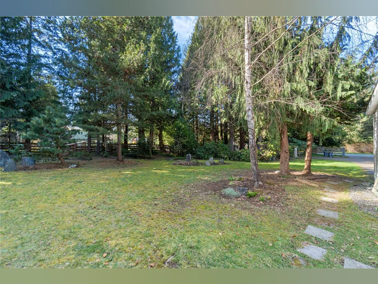 850 Carson Road, Hilliers, BC, V9K 1X8 - 38
