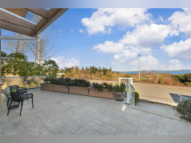 5392 Sayward Hill Crescent, Saanich, BC, V8Y 3H8 - 54