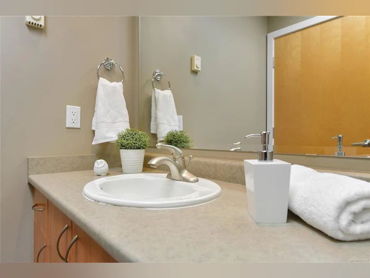5392 Sayward Hill Crescent, Saanich, BC, V8Y 3H8 - 50