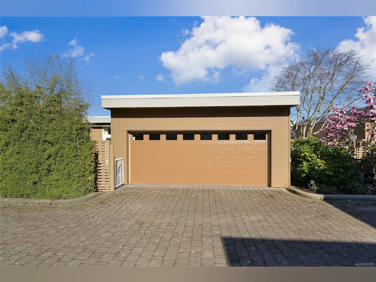 5392 Sayward Hill Crescent, Saanich, BC, V8Y 3H8 - 55