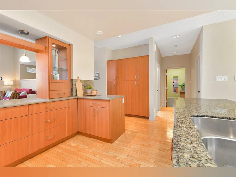 5392 Sayward Hill Crescent, Saanich, BC, V8Y 3H8 - 19