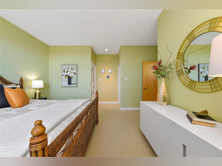 5392 Sayward Hill Crescent, Saanich, BC, V8Y 3H8 - 34