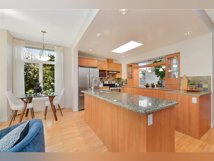 5392 Sayward Hill Crescent, Saanich, BC, V8Y 3H8 - 15