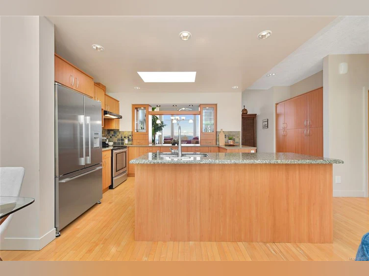 5392 Sayward Hill Crescent, Saanich, BC, V8Y 3H8 - 18