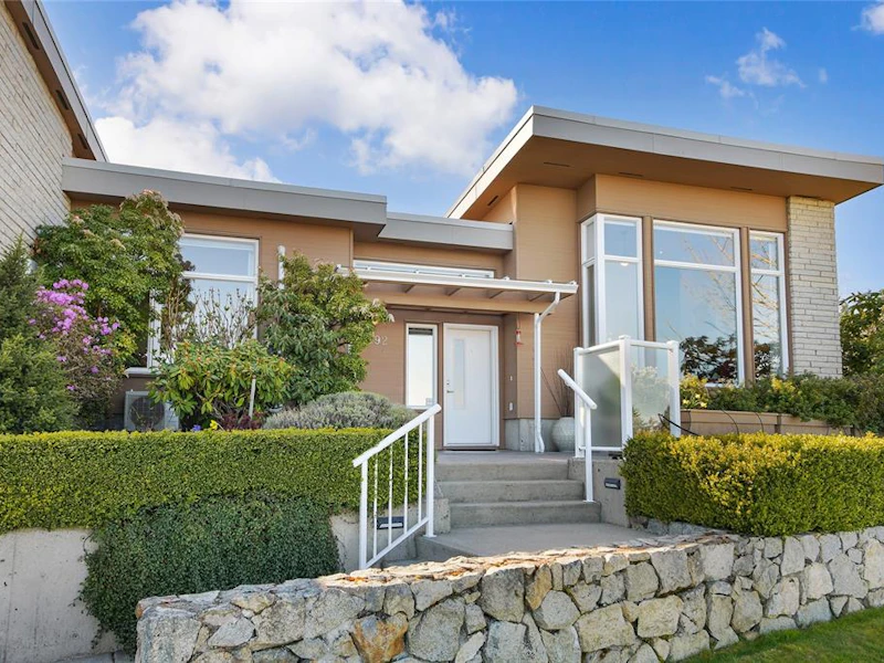 5392 Sayward Hill Crescent, Saanich BC V8Y 3H8