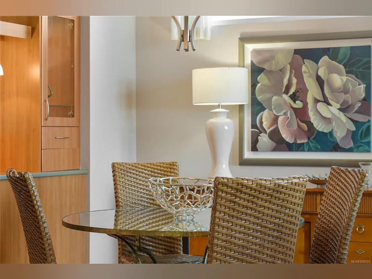 5392 Sayward Hill Crescent, Saanich, BC, V8Y 3H8 - 12