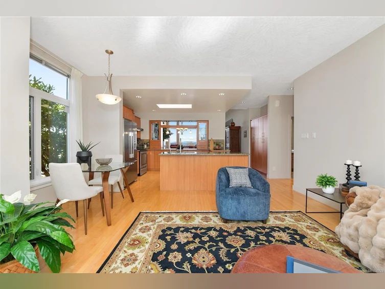 5392 Sayward Hill Crescent, Saanich, BC, V8Y 3H8 - 28
