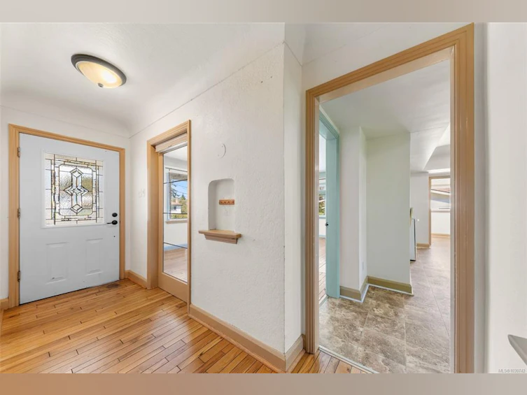 215 Suzanne Place, View Royal, BC, V9B 1P2 - 3