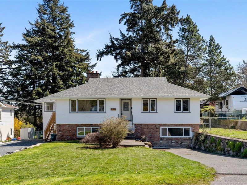 215 Suzanne Place, View Royal BC