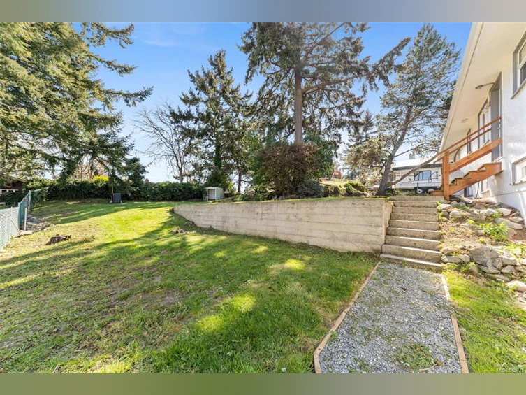 215 Suzanne Place, View Royal, BC, V9B 1P2 - 31