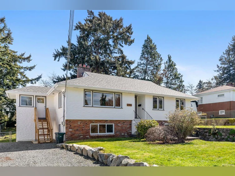 215 Suzanne Place, View Royal, BC, V9B 1P2 - 2