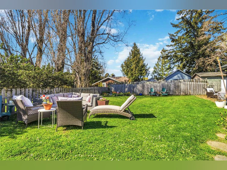958 Tattersall Drive, Saanich, BC, V8W 2W9 - 34