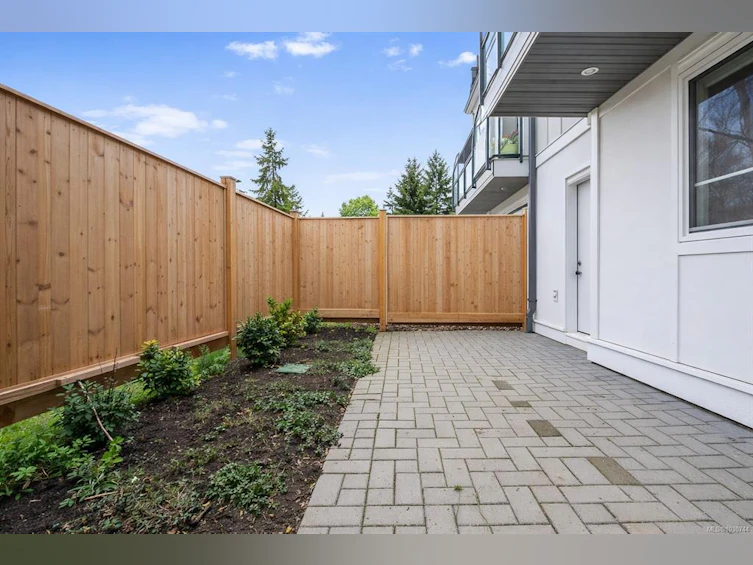 U8-3907 Cedar Hill Road, Saanich, BC, V8P 3Z8 - 31