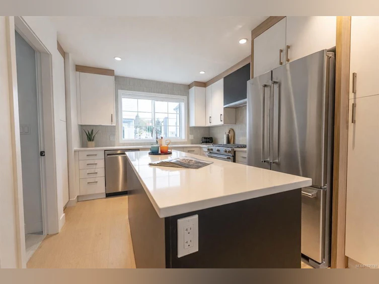 U8-3907 Cedar Hill Road, Saanich, BC, V8P 3Z8 - 9