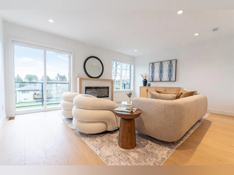 U8-3907 Cedar Hill Road, Saanich, BC, V8P 3Z8 - 4