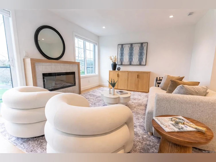 U8-3907 Cedar Hill Road, Saanich, BC, V8P 3Z8 - 2