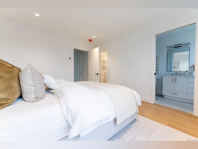 U8-3907 Cedar Hill Road, Saanich, BC, V8P 3Z8 - 17