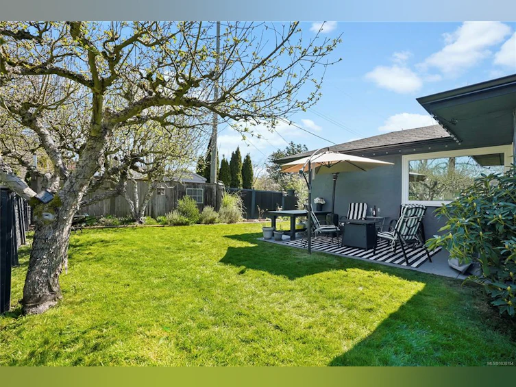 1709 Mcrae Avenue, Saanich, BC, V8P 1H9 - 26