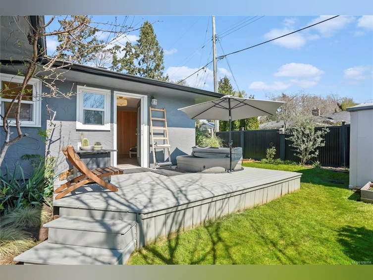 1709 Mcrae Avenue, Saanich, BC, V8P 1H9 - 30