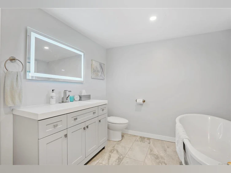 1709 Mcrae Avenue, Saanich, BC, V8P 1H9 - 18