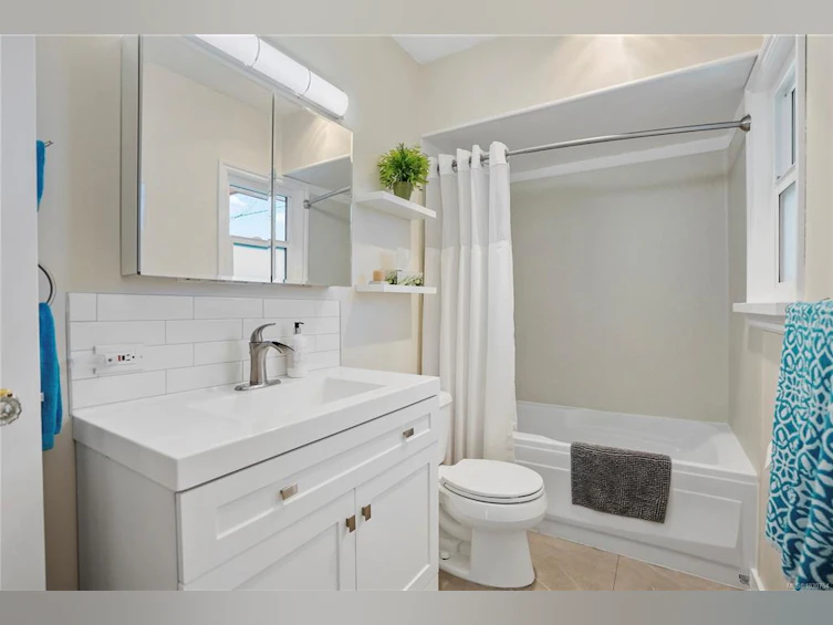 1709 Mcrae Avenue, Saanich, BC, V8P 1H9 - 14