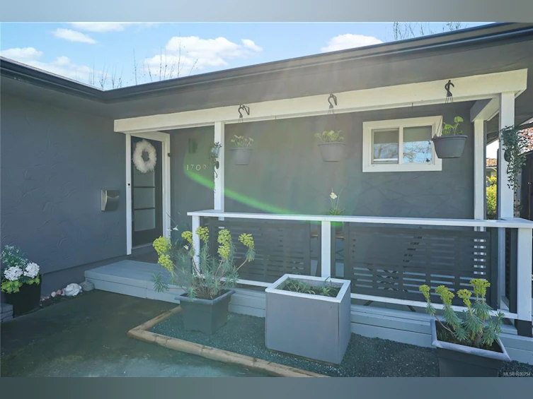 1709 Mcrae Avenue, Saanich, BC, V8P 1H9 - 25