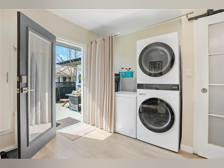 1709 Mcrae Avenue, Saanich, BC, V8P 1H9 - 23