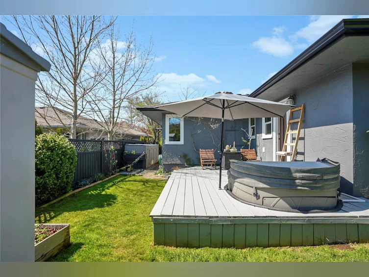 1709 Mcrae Avenue, Saanich, BC, V8P 1H9 - 29