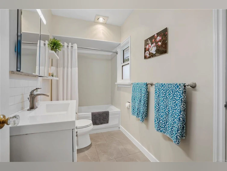 1709 Mcrae Avenue, Saanich, BC, V8P 1H9 - 13