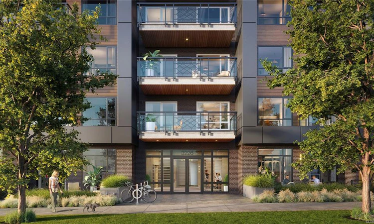 102-3226 Shelbourne Street