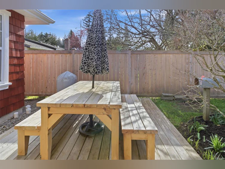 647 Temple Street, Parksville, BC, V9P 1B4 - 20