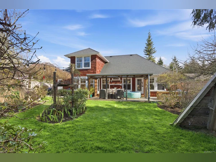 647 Temple Street, Parksville, BC, V9P 1B4 - 9