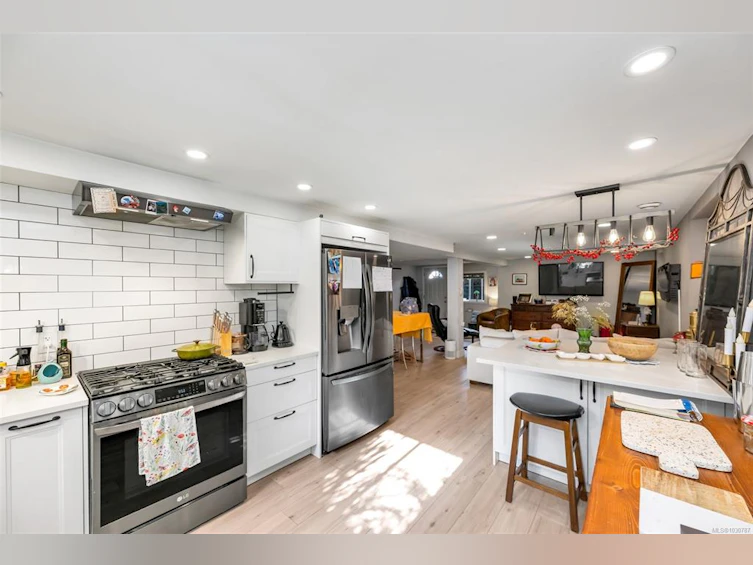 3111 Esson Road, Saanich, BC, V8Z 4P5 - 34