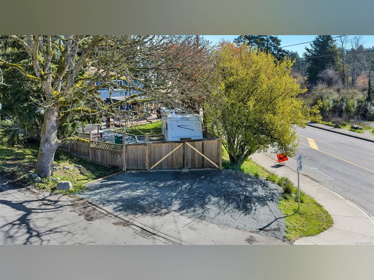 3111 Esson Road, Saanich, BC, V8Z 4P5 - 52