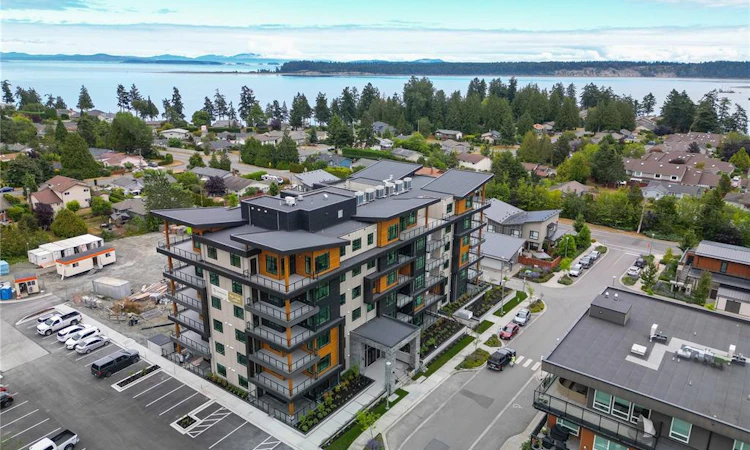 101-2520 Hackett Crescent