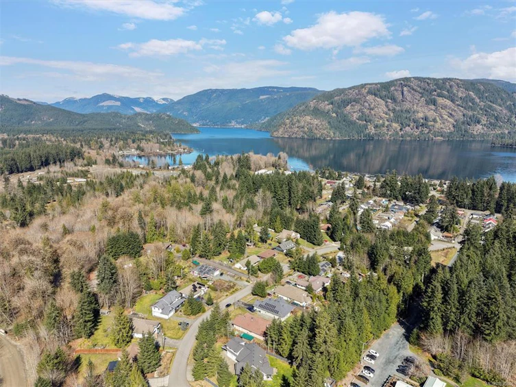 6727 Wall Street, Honeymoon Bay, BC, V0R 1Y0 - 32
