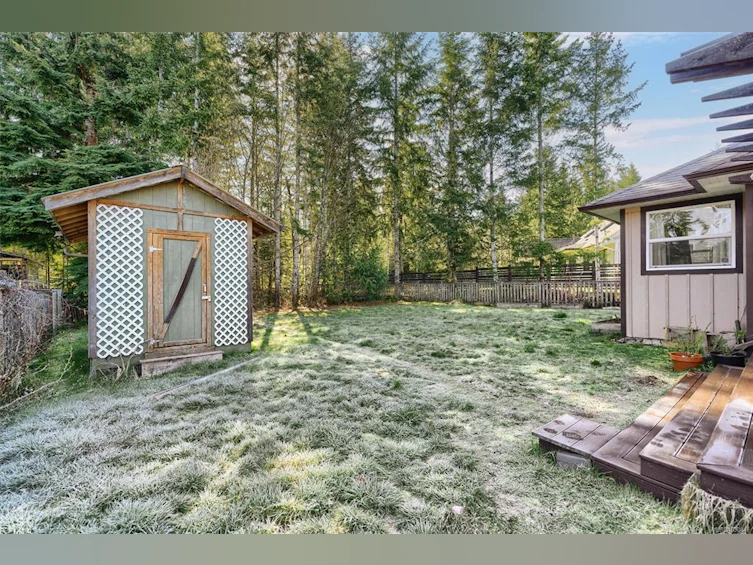 6727 Wall Street, Honeymoon Bay, BC, V0R 1Y0 - 6