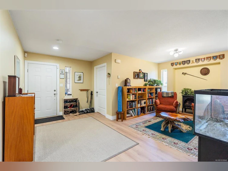 6727 Wall Street, Honeymoon Bay, BC, V0R 1Y0 - 23