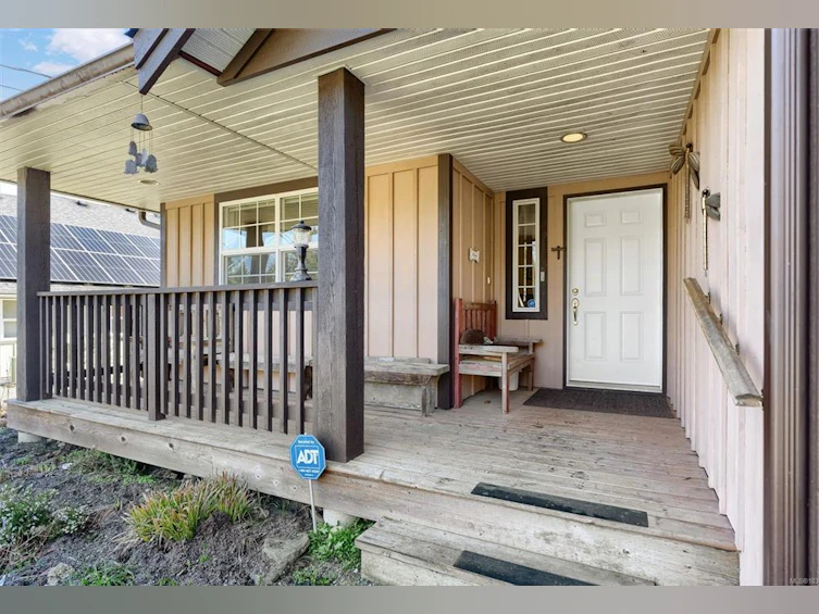 6727 Wall Street, Honeymoon Bay, BC, V0R 1Y0 - 3